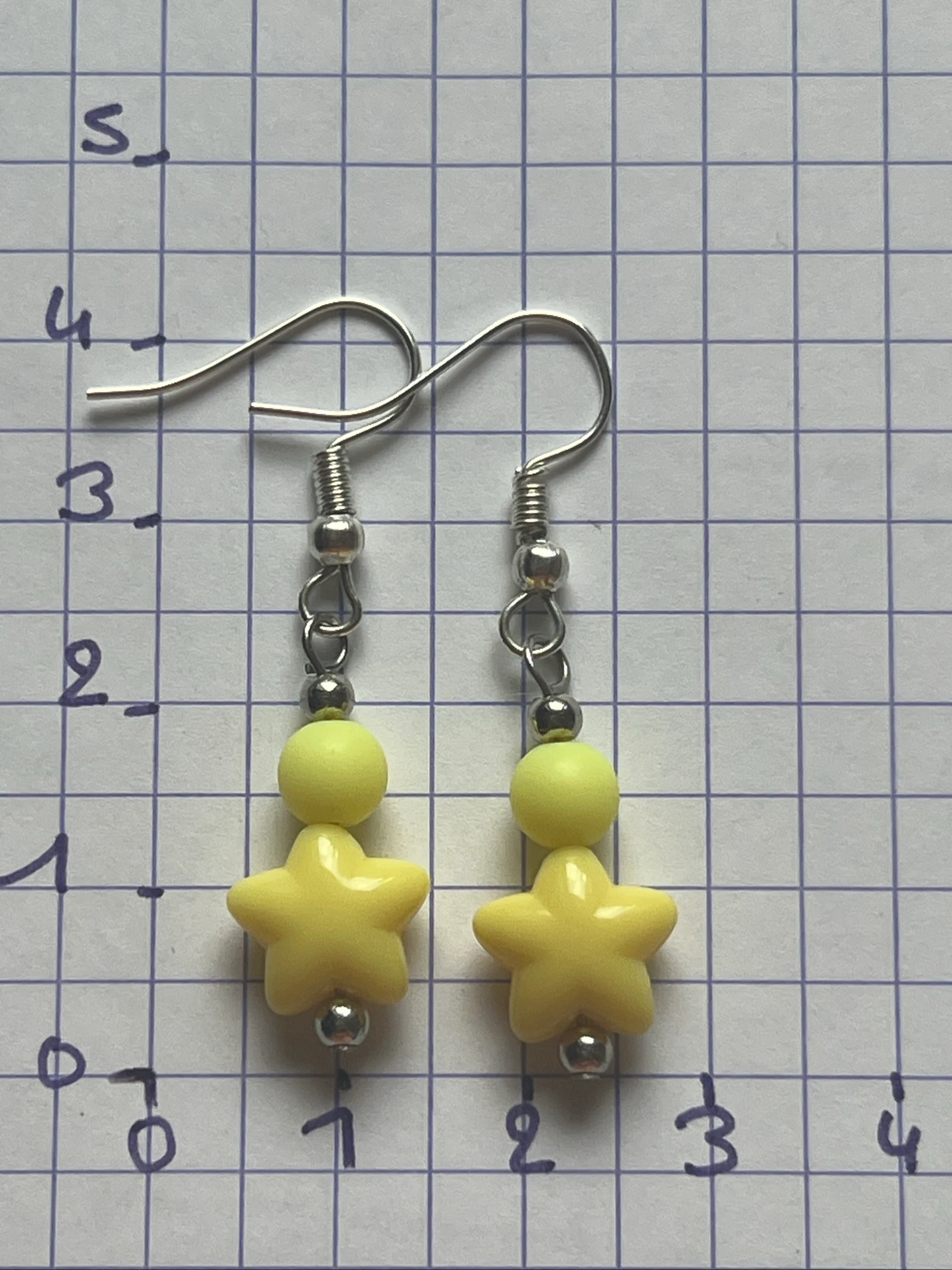 Boucles d’oreilles étoiles jaunes 